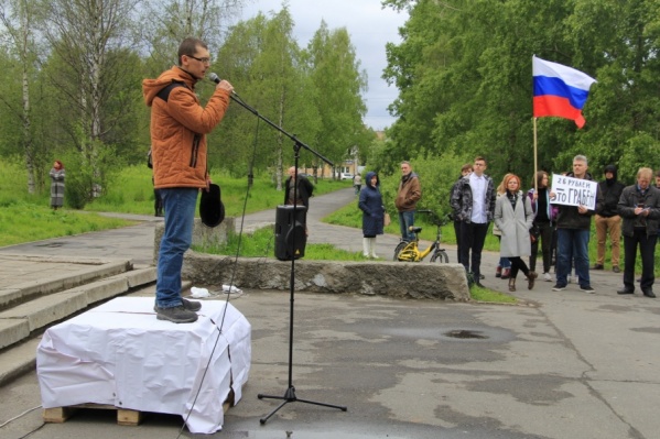 Акция против повышения стоимости проезда в архангельских автобусах Акция против повышения стоимости проезда в архангельских автобусах