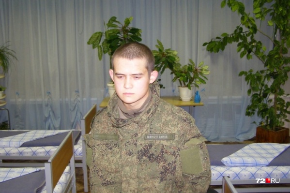 Рамиль Шамсутдинов после задержания в санчасти. Молодому человеку грозит пожизненное наказание Рамиль Шамсутдинов после задержания в санчасти. Молодому человеку грозит пожизненное наказание