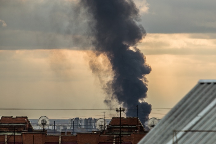 Вид на пожар из центральной части Новосибирска Вид на пожар из центральной части Новосибирска