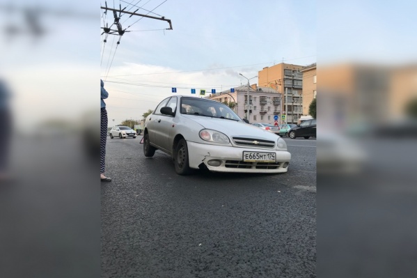 На прошлой неделе несколько автомобилистов угодили в ямы на отремонтированных дорогах. По их мнению, дорожники просто забыли закрыть люки крышками На прошлой неделе несколько автомобилистов угодили в ямы на отремонтированных дорогах. По их мнению, дорожники просто забыли закрыть люки крышками