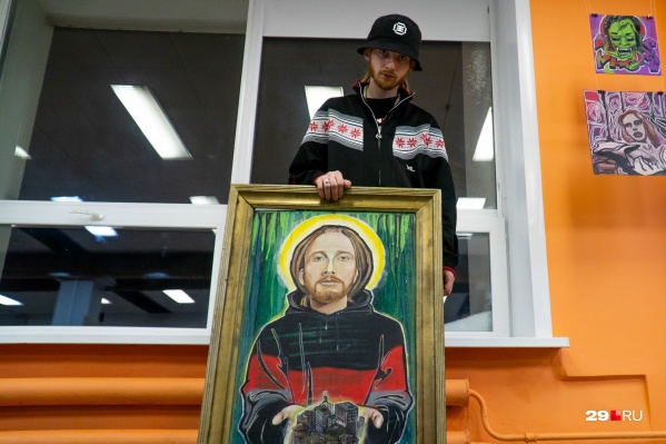 Помимо рисования на стенах, Андрей Кипрей занимается и другим творчеством — например, к одной из выставок он создал портреты своих близких. На фото — автопортрет из той серии Помимо рисования на стенах, Андрей Кипрей занимается и другим творчеством — например, к одной из выставок он создал портреты своих близких. На фото — автопортрет из той серии 