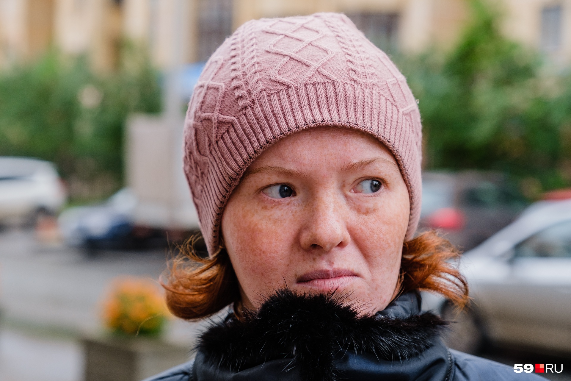 Женщина больше не верит, что можно добиться полной справедливости Женщина больше не верит, что можно добиться полной справедливости