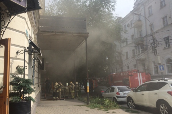 Пожар произошел в центре города Пожар произошел в центре города