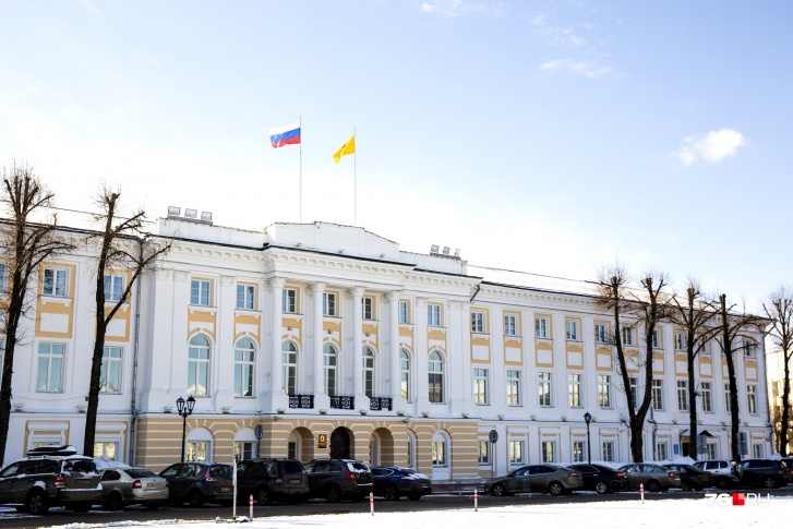 Уже с 1 января ярославские чиновники и депутаты будут получать больше Уже с 1 января ярославские чиновники и депутаты будут получать больше