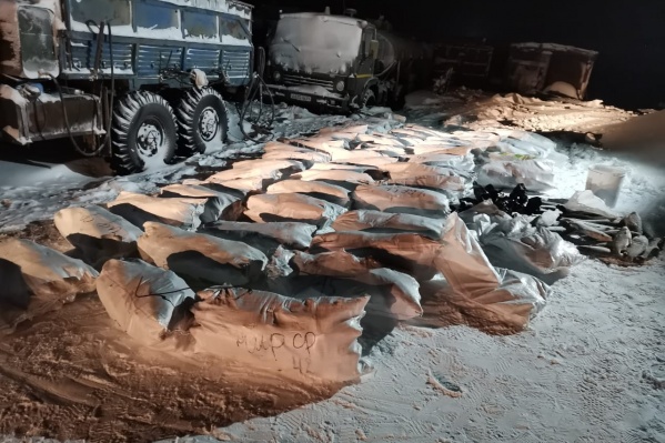 В мешках 2472 килограмма рыбы — нельма и чир В мешках 2472 килограмма рыбы — нельма и чир 