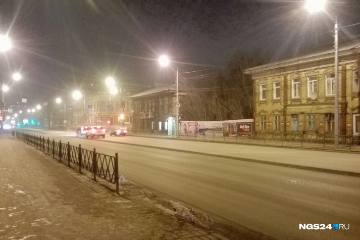 В центре города в воздухе видно серую дымку В центре города в воздухе видно серую дымку