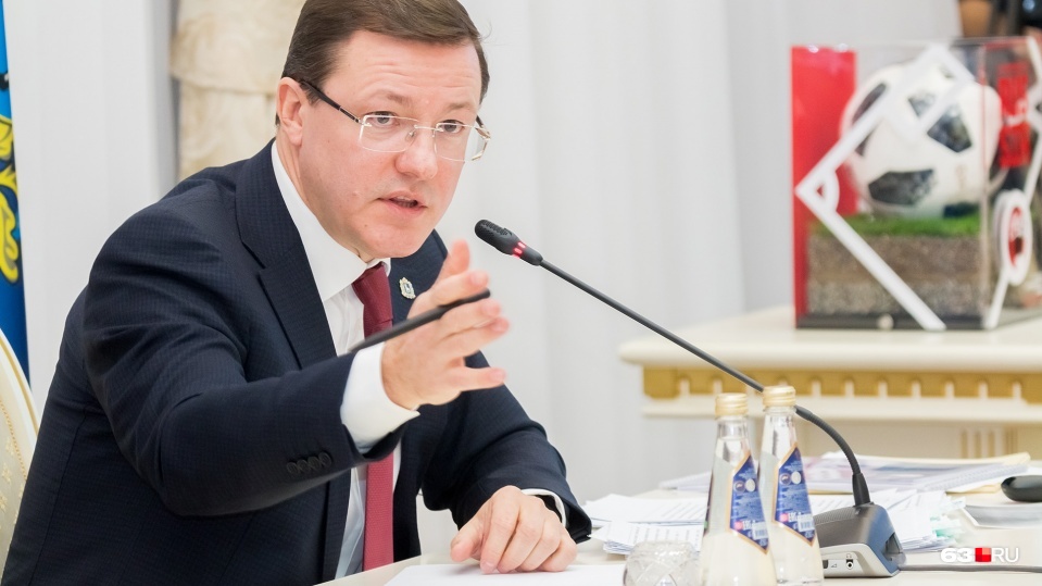 Дмитрий Азаров сообщил, что двойных квитанций не будет Дмитрий Азаров сообщил, что двойных квитанций не будет