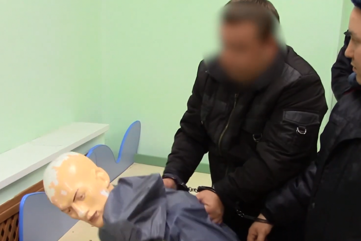 Ранее следком <a href="https://29.ru/text/criminal/66444598/" target="_blank" class="_">опубликовал видео</a> с показаниями охранника Ранее следком <a href="https://29.ru/text/criminal/66444598/" target="_blank" class="_">опубликовал видео</a> с показаниями охранника