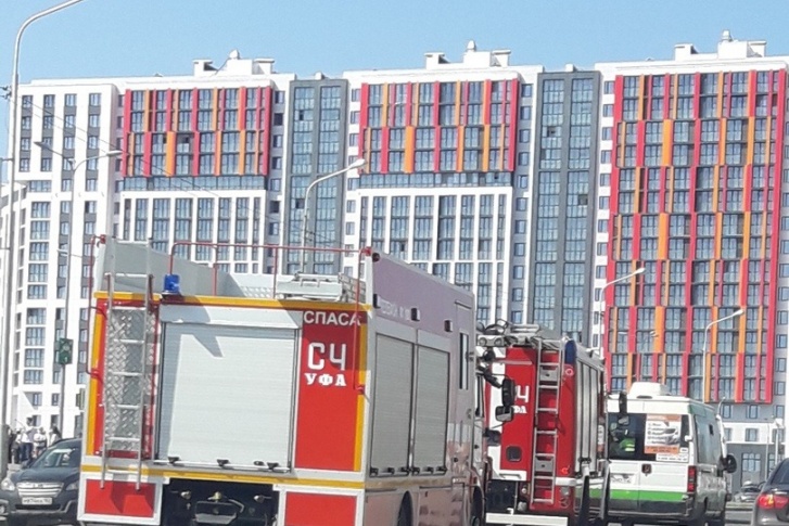 На место выехали спасатели, скорая помощь и полиция На место выехали спасатели, скорая помощь и полиция