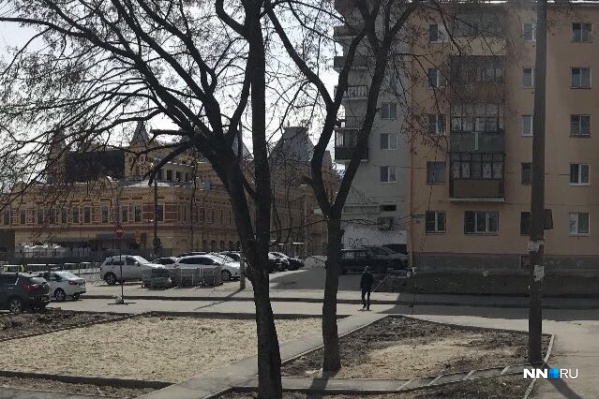 Вот на этом месте должна возникнуть гостиница, против которой выступают жильцы Вот на этом месте должна возникнуть гостиница, против которой выступают жильцы