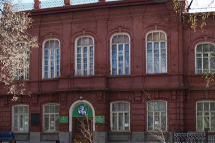 Студенты этого техникума устроили бунт после загадочной смерти однокашника и записали видео Студенты этого техникума устроили бунт после загадочной смерти однокашника и записали видео
