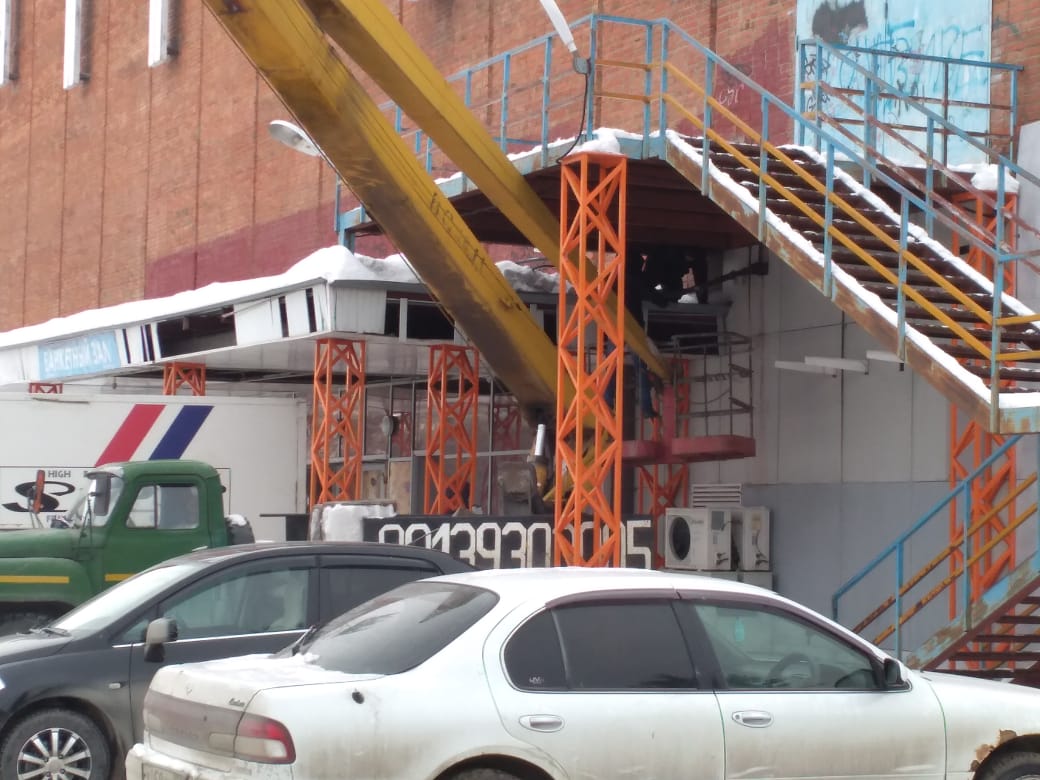Пока руководство «Рассвета» не нашло подходящего помещения, в котором мог бы разместиться кинотеатр Пока руководство «Рассвета» не нашло подходящего помещения, в котором мог бы разместиться кинотеатр 