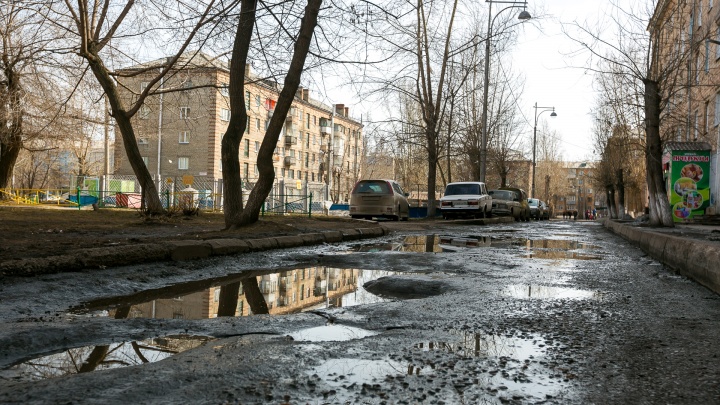 Показываем убожество и красоту дворов Красноярска на примере одной улицы