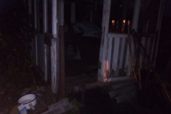 Спасатели пришли на помощь людям Спасатели пришли на помощь людям