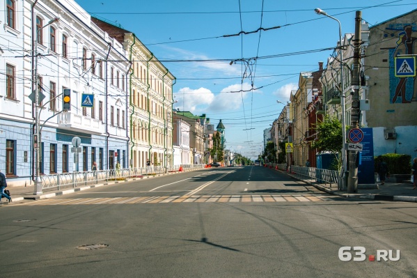 Перекресток Куйбышева и Некрасовской: транспорта нет Перекресток Куйбышева и Некрасовской: транспорта нет