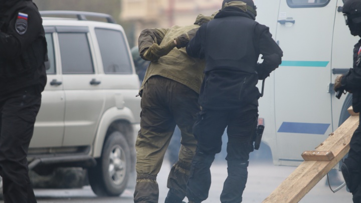 В Ростове задержали бездомного, собиравшегося устроить стрельбу на заправке