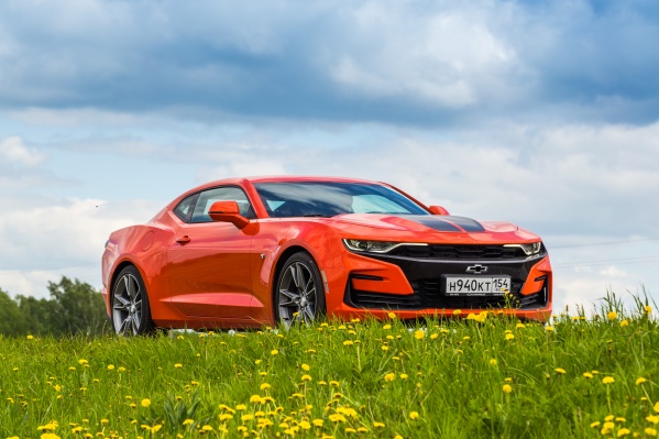 Недавний рестайлинг Chevrolet Camaro традиционно затронул только оптику и бамперы, но при этом серьезно изменил внешность, сделав автомобиль более злым и менее игрушечным Недавний рестайлинг Chevrolet Camaro традиционно затронул только оптику и бамперы, но при этом серьезно изменил внешность, сделав автомобиль более злым и менее игрушечным
