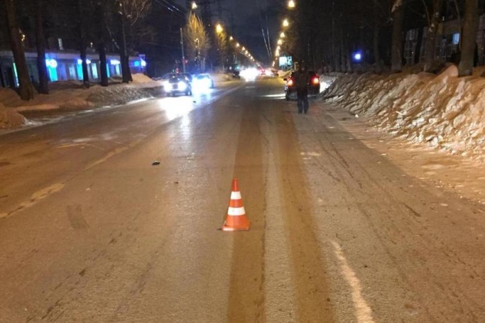 По предварительным данным, женщина переходила улицу Ватутина в неположенном месте По предварительным данным, женщина переходила улицу Ватутина в неположенном месте