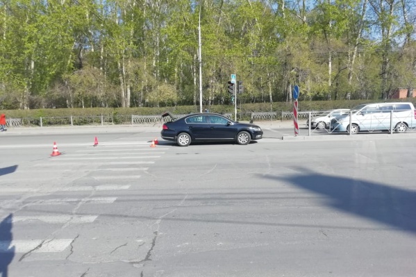 За рулём Volkswagen Passat был 32-летний новосибирец — он утверждает, что не виноват За рулём Volkswagen Passat был 32-летний новосибирец — он утверждает, что не виноват