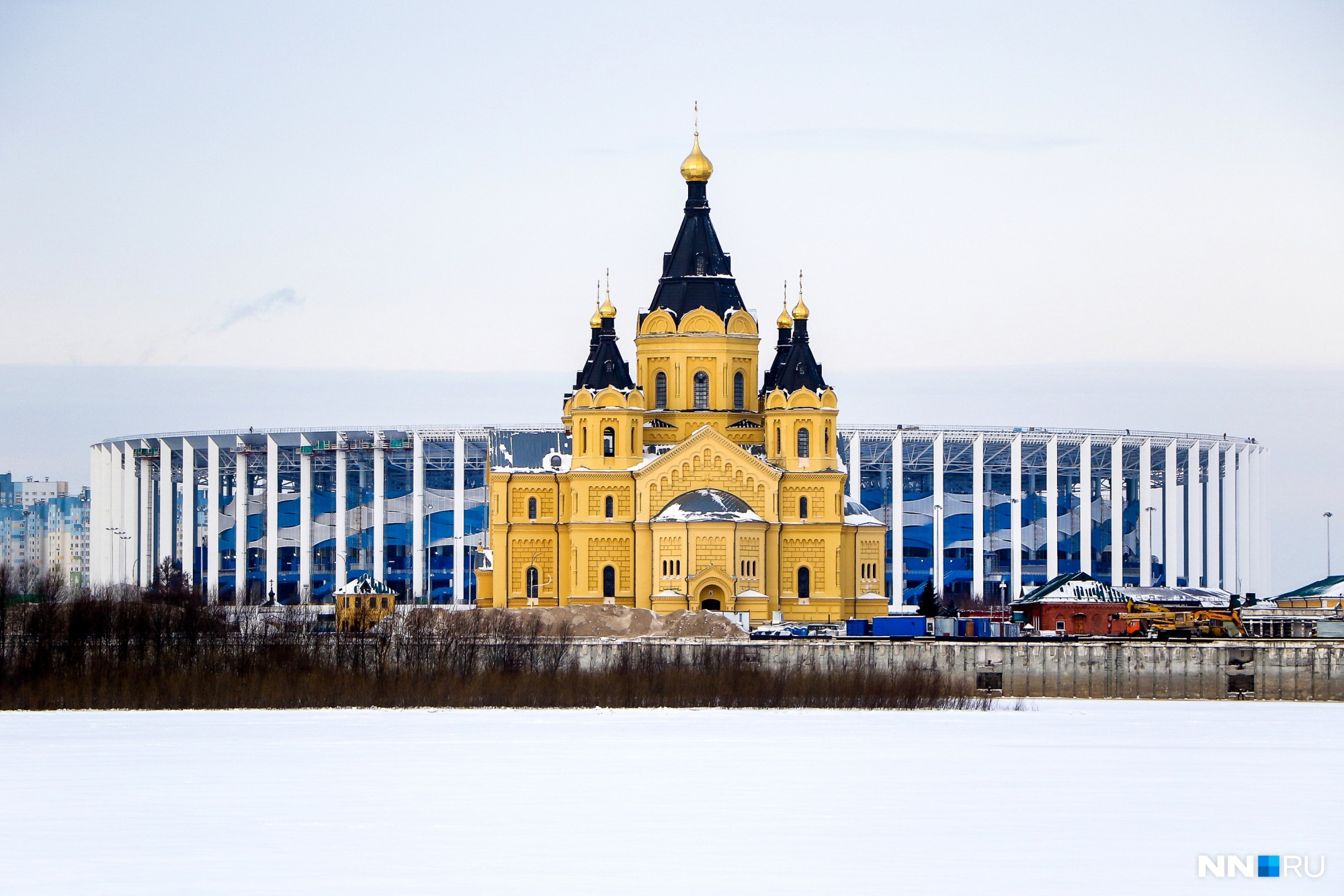 Охранную зону собора Александра Невского хотят урезать для строительства ледовой арены