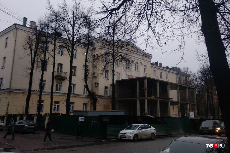 «Это полный зашквар»: в центре Ярославля сделают современную пристройку к сталинке