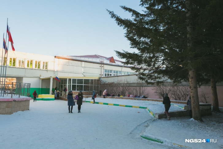 У гимназии № 13 в Академгородке сейчас два филиала У гимназии № 13 в Академгородке сейчас два филиала