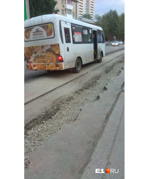 С колясками к автобусам точно не пройти С колясками к автобусам точно не пройти