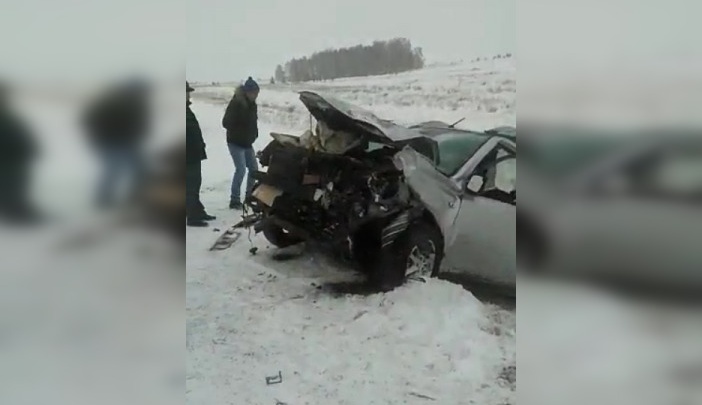 Машины раскидало по обочинам: водитель и пассажир «десятки» погибли в ДТП на Южном Урале