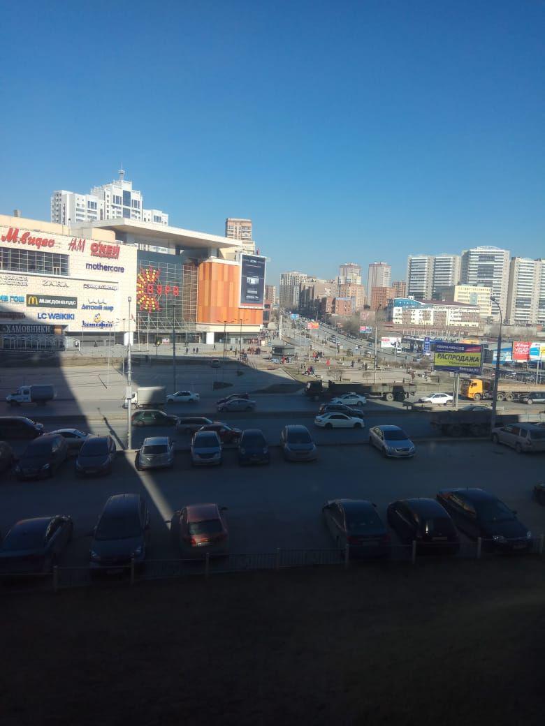 В 9:40 посетителей снова запустили в здание В 9:40 посетителей снова запустили в здание