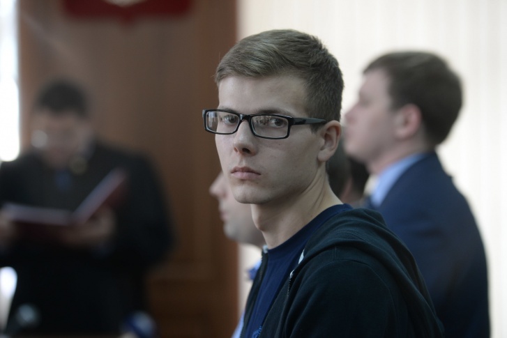 Суд назначил парню работы за драку с жителем Екатеринбурга Саргисом Арутюняном