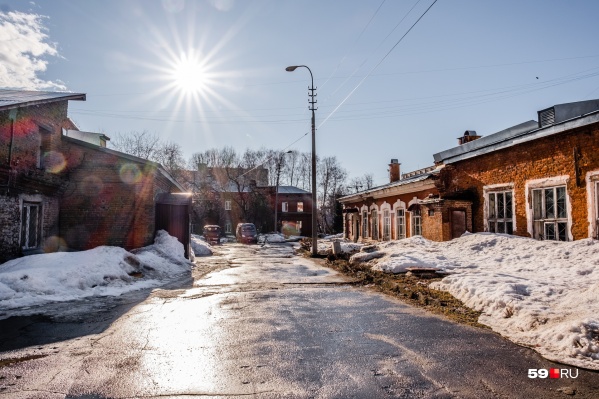 Внутренний дворик больничного городка Внутренний дворик больничного городка