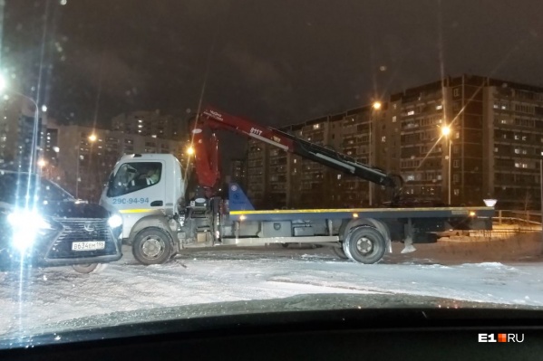 Эвакуаторы теперь довольно часто наведываются к «Первому Николаевскому» Эвакуаторы теперь довольно часто наведываются к «Первому Николаевскому» 