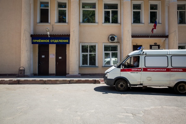 Процедурный кабинет в Центре СПИД работает до 12:00, но в экстренной ситуации кровь можно сдать и позже Процедурный кабинет в Центре СПИД работает до 12:00, но в экстренной ситуации кровь можно сдать и позже 