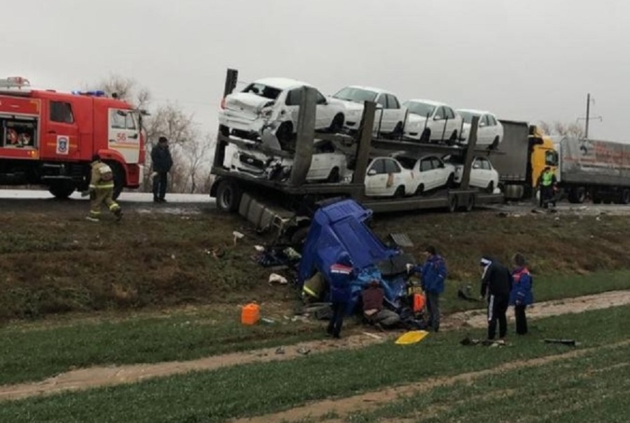 Автовоз попал в дтп