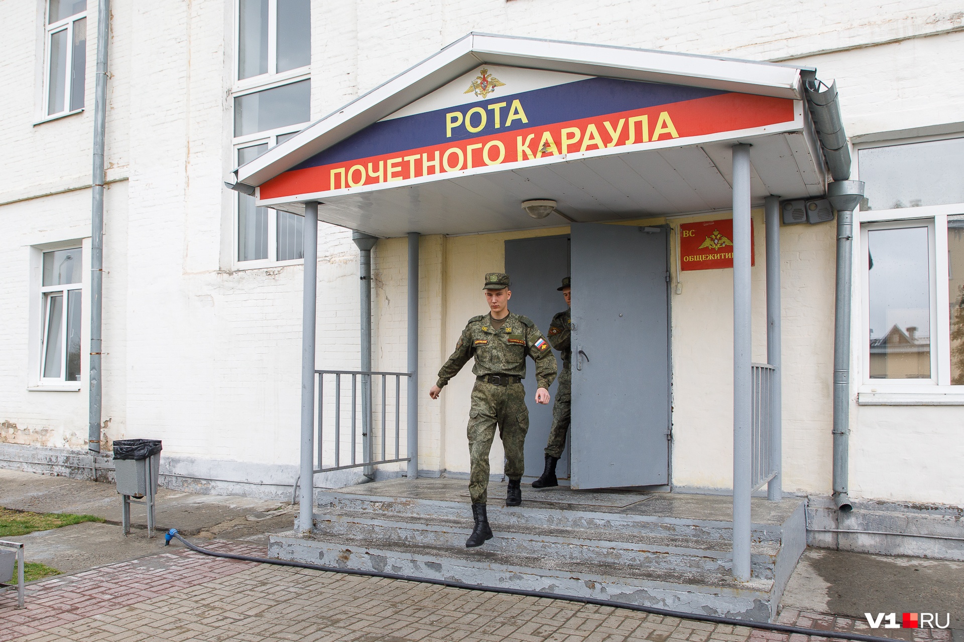 В этой казарме и живут самые почетные призывники В этой казарме и живут самые почетные призывники