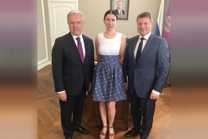 Ксения Бессонова с губернатором и мэром после прямой линии Ксения Бессонова с губернатором и мэром после прямой линии