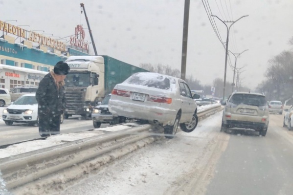 Декабрьское ДТП на Бердском шоссе — это место попало в сводку полиции как наиболее аварийное за прошедший год Декабрьское ДТП на Бердском шоссе — это место попало в сводку полиции как наиболее аварийное за прошедший год