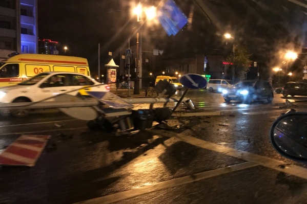Помощь врачей понадобилась только 24-летнему водителю иномарки. Его пассажирка не пострадала Помощь врачей понадобилась только 24-летнему водителю иномарки. Его пассажирка не пострадала