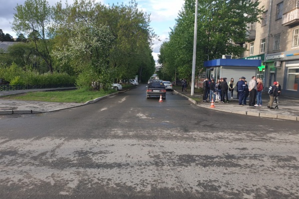 Водителю ВАЗа всего 18 лет Водителю ВАЗа всего 18 лет