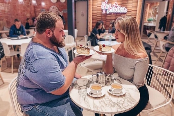 Василий Камоцкий поспорил, что сможет продержаться без сладкого Василий Камоцкий поспорил, что сможет продержаться без сладкого