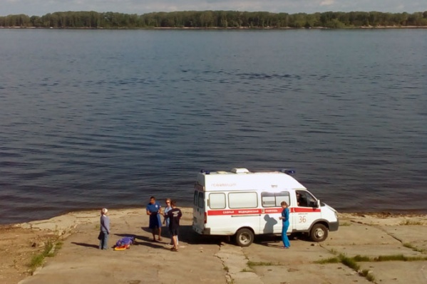 Роженицу передали в руки врачей скорой помощи Роженицу передали в руки врачей скорой помощи