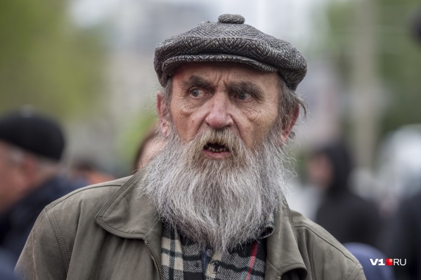 Поддержать партию на площадь Ленина пришли 1 мая несколько десятков человек Поддержать партию на площадь Ленина пришли 1 мая несколько десятков человек