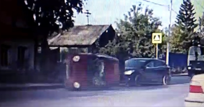 Сбив парня, Matiz перевернулся Сбив парня, Matiz перевернулся