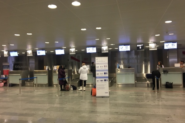 В аэропорту люди даже и не догадываются, что полтора часа происходило в небе В аэропорту люди даже и не догадываются, что полтора часа происходило в небе