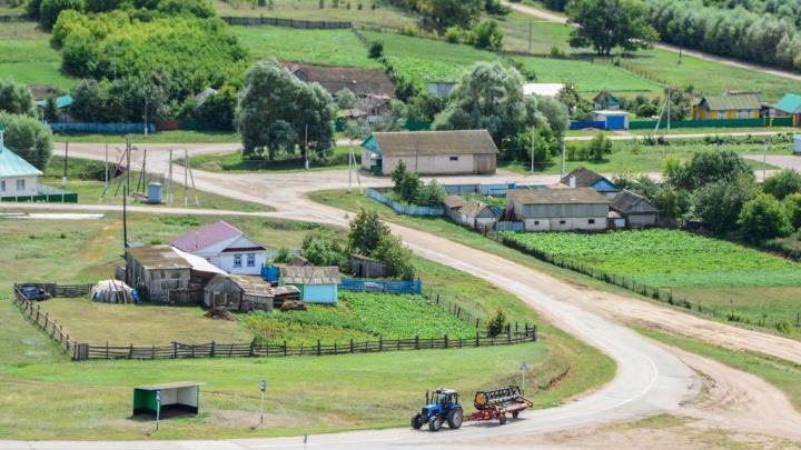 Планируют сделать дорогу: владельцам земли под Челябинском запретили строить дома на своих участках