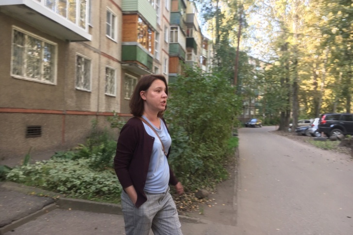 Елена Лекиашвили уехала утром из дома вместе с правоохранительными органами Елена Лекиашвили уехала утром из дома вместе с правоохранительными органами