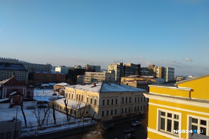 Голубое и чистое небо над Красноярском Голубое и чистое небо над Красноярском