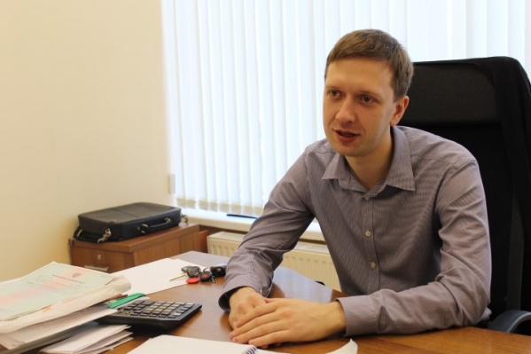 После встречи с компанией подростков у Олега Попкова оказались сколоты зубы, а подбородок пришлось зашивать После встречи с компанией подростков у Олега Попкова оказались сколоты зубы, а подбородок пришлось зашивать