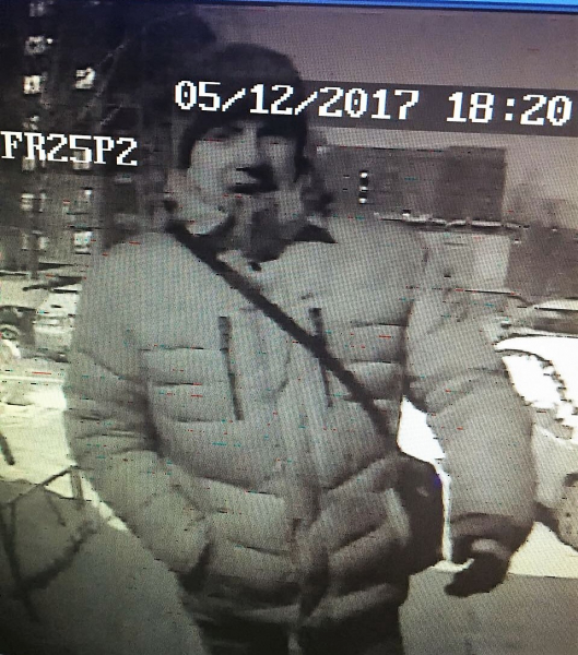 Полиция ищет ограбившего в подъезде пожилую женщину кузбассовца (фото)