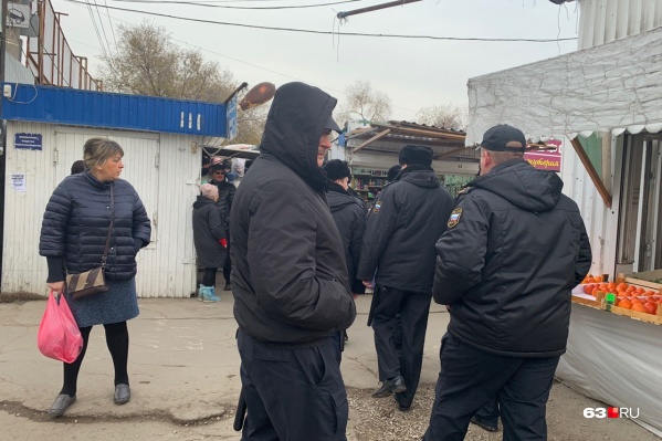 Вход на рынок перекрыли Вход на рынок перекрыли